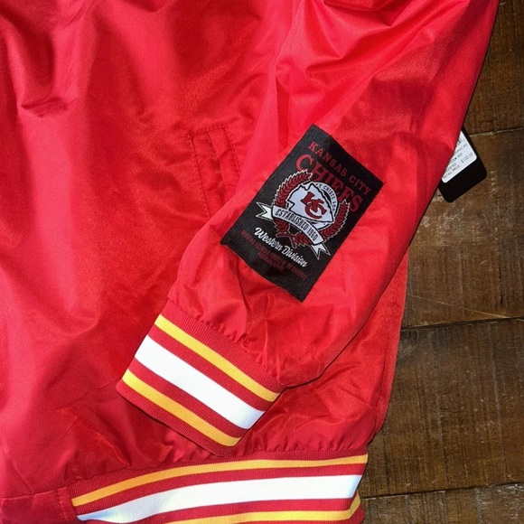 Kansas City Chiefs Red Varsity Bomber Jacket Small NWT - Picture 3 of 4